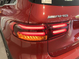 認定中古車はお車の経過年数や走行距離により1年もしくは2年間保証を付帯しております。「認定中古車保証」はメーカー保証です。全国のメルセデス正規販売店で保証を受けることができます。