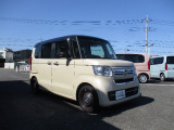 中古車購入時「パンク保証」をご案内しております。万一のパンクやバーストの際に、同等新品タイヤへの交換が可能です。(タイヤと交換工賃が対象です。免責金額と廃タイヤ処分料が必要になります。)