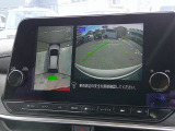 【アラウンドビューモニター】空から見下ろした映像がナビ画面にて確認可能です。駐車もラクラクですよ♪