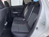 大人5名での乗車も上質かつ快適です!