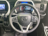 【純正革巻きステアリング】上質な革を使用することで、手にしっかり馴染みとても運転しやすいハンドルです♪