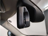 MINIではルームミラーの裏側にETCの車載器が内蔵されており、別途で車載器の購入必要なしで非常にスマート。皆様が驚かれるポイントのでもあります