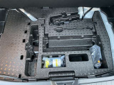 パンク修理剤とエアーコンプレッサーと車載工具も完備!!