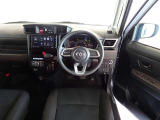 視界良好、操作しやすい運転席です。