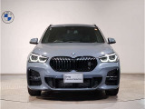 ☆BMWの代名詞とも言える【キドニーグリル】一目見ただけでBMW車であると認識できる確固たるアイコンとして存在感を放ちます☆