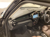 ◆LIBERALAは、輸入車選びの新たなスタイルを提案するインポート・セレクト・ブランドです。オーナー様となる方がクルマから直接感じる感性を第一にした、最良の一台との出会いをコーディネートいたします。