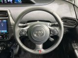 【純正革巻きステアリング】上質な革を使用することで、手にしっかり馴染みとても運転しやすいハンドルです♪