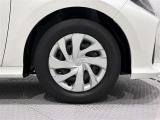 タイヤサイズは175/70R14です。