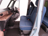 フラットなフロアで乗車後の横移動もしやすいですよ。