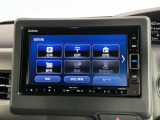 【バックカメラ】運転が苦手な方も車庫入れラクラクです!ギアをリバースに入れれば自動的に切り換わりますので、面倒な操作は不要です♪狭い駐車場もお車を傷つけず安心ですね!