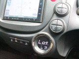 オートエアコンのお車ですので室内の温度をスムーズに調整してくれます♪