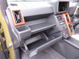 当社では全車、納車前にサービス工場で12ヶ月点検相当の整備を実施しております。そこで確認された不具合箇所は修理しておりますのでご安心下さい。