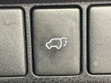 【パワーバックドア】スマートキーや運転席のボタンを押すだけでリアゲートが自動で開閉します!荷物を持っている時や、高い位置にあるバックドアを閉める際に便利な機能です♪