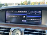 音楽ソースを画面上で選べる構成で、接続状況もひと目で確認できます。必要な項目を見分けやすく、日々の移動に合わせて使い分けしやすい装備です。