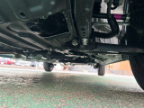 中古車という商品の特性上、下回りのサビやキズはございます。