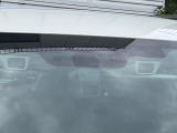 【アイサイトVer3】前方の車両等を検知し、衝突しそうな時は警報で注意を促し、ブレーキを踏む力をサポート。ブレーキを踏めなかった場合は衝突被害軽減ブレーキが作動、衝突回避をサポートします。