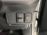 対向車がいないとき、見通しの悪い道路は暗くて怖いですよね。。。こちらのクルマはオートマチックハイビーム搭載です!対向車の有無で自動でハイ・ロウビームに切り替えます。