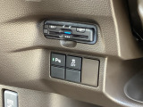 ビルトインタイプの【ETC】で見た目もスッキリ。高速道路の利用にとても便利です。【パーキングセンサー】駐車や出庫時にクルマの前後の障害を検知し、音とディスプレイでお知らせします。