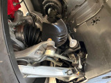 お車を安心してお乗りいただく為には、足回りの定期点検が欠かせません。サービスサポート(有償保証)では無料点検もご提供しており、安心のカーライフをお過ごしいただけるサポート体制が整っています。