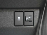 横滑りなどクルマの急激な挙動変化を抑制する「VSA」を搭載。