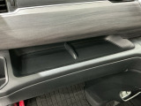 専門業者にて内外装のクリーニングを実施しております!