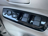パワーウインドウスイッチです。運転席はオート機能付きです。