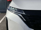 LEDヘッドライトです。シャープな白光色のLEDランプを採用しました。人気の車ですので、お問い合わせはお早めに!