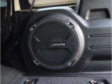 Alpine製サブウーファーです。臨場感のあるサウンドでドライブも楽しくなります♪