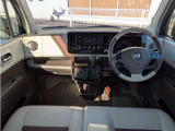 【インパネ】正面からのビュー。視界良好で運転しやすいです。各種ローン取り扱いしております!お気軽に御相談ください。