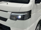 明るいLEDヘッドライトで夜間の走行も安心です!