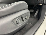 パワーシート搭載。微妙な調整が手軽にでき、ピッタリのポジションで運転することが可能です。