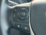 ステアリングスイッチ付き。前方から目を離すことなく操作することが可能です。