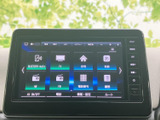 使いやすいインターフェースで、スムーズな操作が可能です。快適なドライブをサポートする、充実した機能が搭載されています。