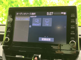 画面上でミラーキャストやテレビの項目を選択でき、用途に合わせて表示を切り替えられます。項目が見やすく並び、停車中に使いたい機能を選ぶ際にも分かりやすい構成です。