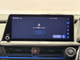 ディスプレイオーディオを装備。スマホとクルマをつなぐことで、これまでのナビに加えて、いろんなサービスが楽しめます。