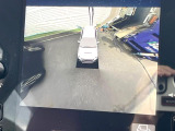 【マルチテレインモニター】車のフロントやサイドのカメラ画像を同時にモニター表示することで、悪路や狭い道を走行時でも周囲の状況確認ができ安心!本格SUVにうれしい装備です♪