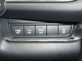 【パーキングセンサー】障害物などが車両に近づいた際に、音と画面表示にてお知らせしてくれます。警告音も段階的に鳴ってくれるので、どのくらいの近さなのか感覚的に察知することが出来ます♪