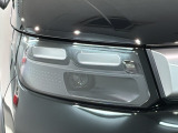LEDヘッドライトは、点灯の瞬間から最大光量を発揮し、突然暗くなるトンネルなどでの安定感を高めます。