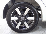 アルミホイールは安心のホンダ純正!車のデザインにもマッチしています。