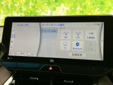 AM・FMやテレビ、Bluetoothなど、選べる音源が画面に一覧表示されます。アイコンで項目を把握しやすく、聴きたい音源を選びやすい構成。日常の移動中も使い分けに便利です。