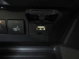 便利な充電用USBジャックも付いています☆周辺機器の充電にご利用頂けます☆