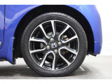 純正のアルミホイールが足元を飾ります!タイヤサイズは165/55R15 になります。