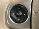 ステアリングにオーディオ操作スイッチが付いています。オーディオ画面に直接タッチしなくても操作が出来ますので、運転に集中できます。