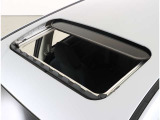 中古車だからこそオススメのボディーコーティング!!ボディ全体を磨く下地処理から丁寧に行い、細かい傷や水垢等の汚れを奇麗にしてから施工いたします!!ビフォー・アフターがハッキリとお判りいただけます!