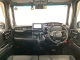 【前方視界】開放的な前方視界!運転がしやすく疲れにくいです♪窓が大きく、見通しがとっても良いおクルマですよ♪