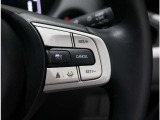 アダプティブクルーズコントロール設定スイッチ  予め設定した速度で定速走行。先行車に近づいたら、システムが先行車との距離や速度差を測定し、自動的に加減速。ちょうどいい距離でついていきます(^^)v