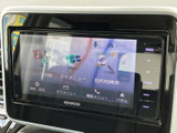 目的地検索や各種設定などのメニューが画面にまとまり、必要な項目を見つけやすい構成です。音楽再生など、毎日の移動をサポートする装備として活用いただけます。