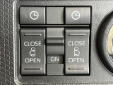 【両側パワースライドドア】スマートキーや運転席のスイッチで後席両側スライドドアの開閉が可能♪電動だから力を入れてドアを開ける必要が無く、小さなお子様でも簡単に開け閉めでき快適です♪