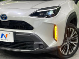 【LEDヘッドライト】悪天候や夜間走行時も良好な視界を確保し安心して運転できる高輝度LEDヘッドライトを装備!点灯速度が早く、消費電力も抑えられています。