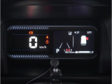 【明るく見やすいメーター】視認性が良く明るく見やすいメーター。運転者にとって見やすいメーターは運転していても疲れないですよね。